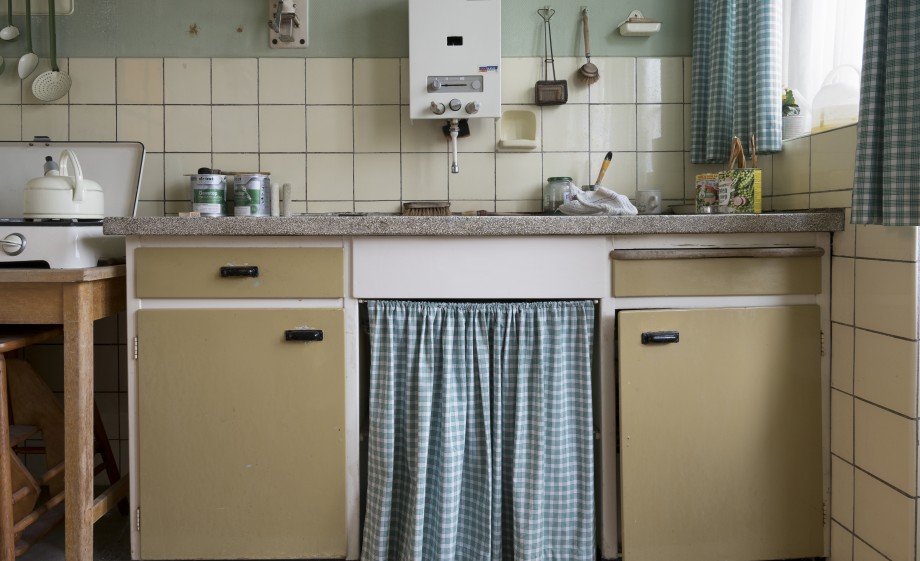 De keuken met authentieke details, zoals het granieten keukenblad | Fotografie © Arjan Bronkhorst