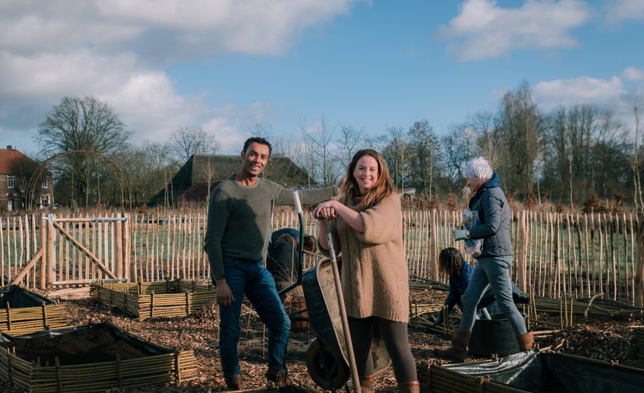 Martin en Anne in BB Moestuin