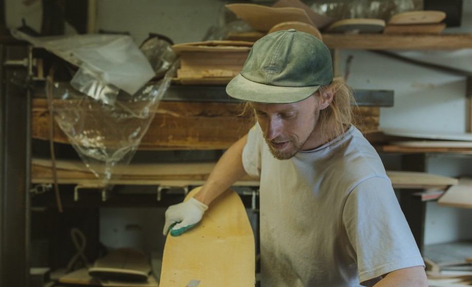 Je kan prima zelf aan de slag voor het isoleren van je schuine dak, maar laat platte daken en dakkapellen aan de professionals over | Foto: Pexels