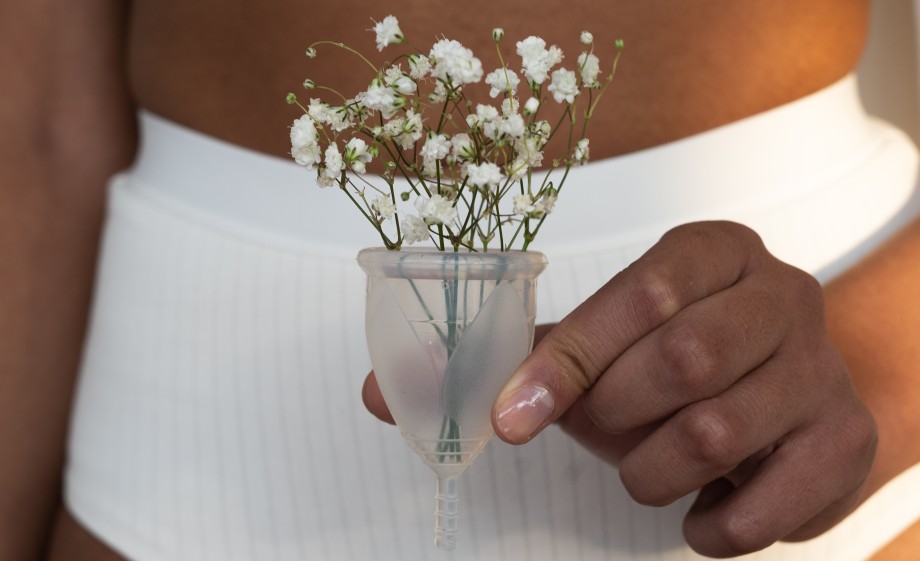 Menstruatiecups zijn een duurzaam alternatief voor tampons of maandverband | Foto: Pexels 