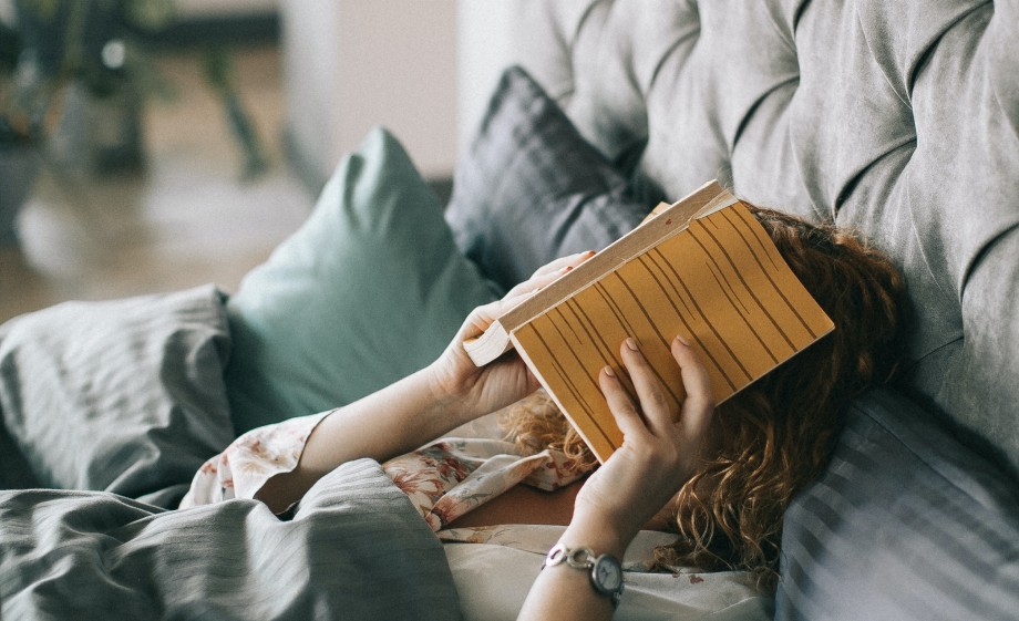 Tijdens hevige menstruatie of de overgang ligt het energieniveau vaak een stuk lager | Foto: Pexels