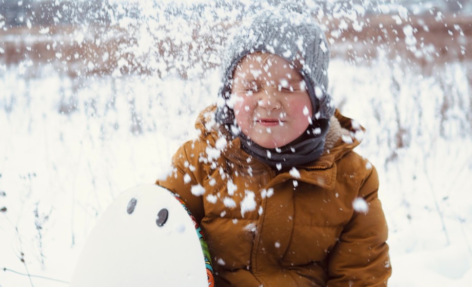 In de winter kan je wel een warme jas gebruiken | Foto: Pexels
