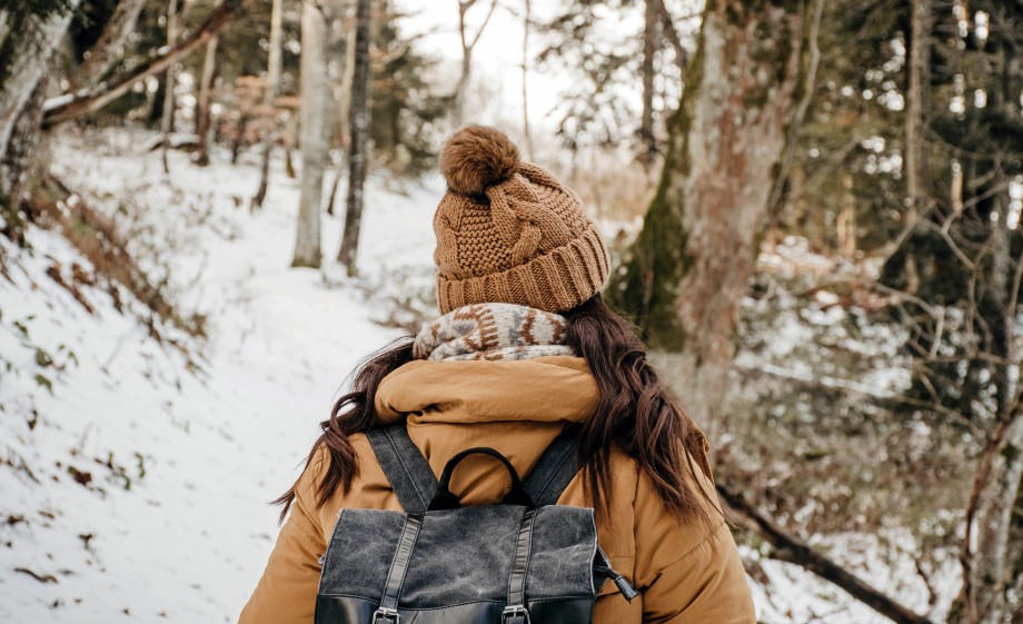 In de winter kan je wel een warme jas gebruiken | Foto: Pexels