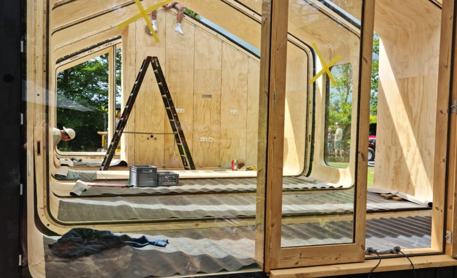 Wikkelhuisje in aanbouw | Foto bewoners Don en Jacqueline