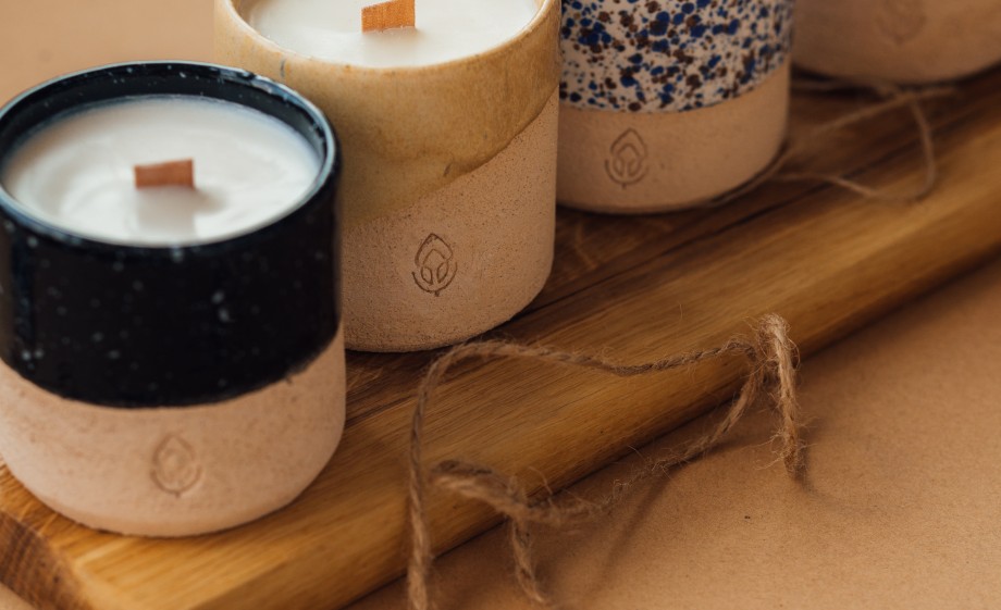Kaarsen kan je goed hergebruiken | Foto: Unsplash