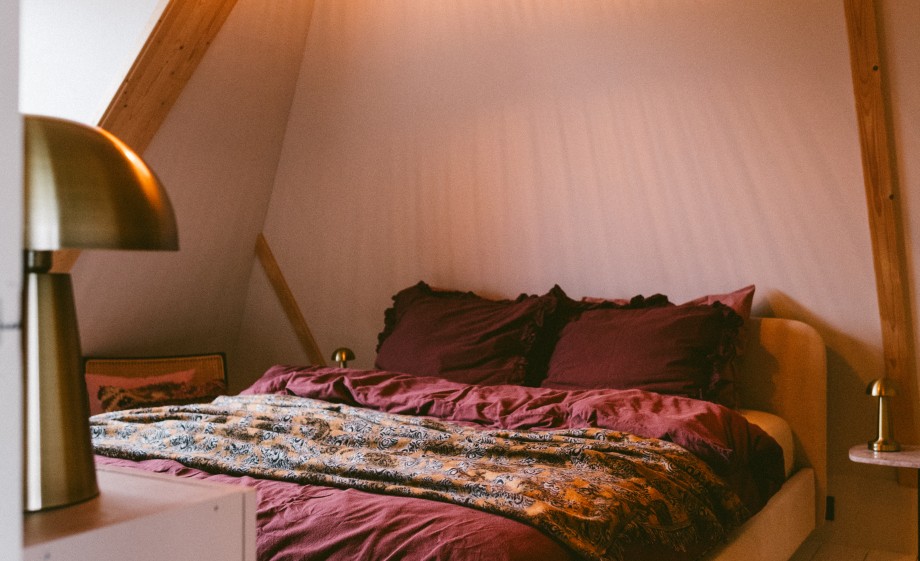 Kleed onder bed | Foto: Marjon Lukje