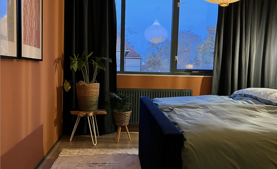 Kleed onder bed | Foto: Theo-bert Pot