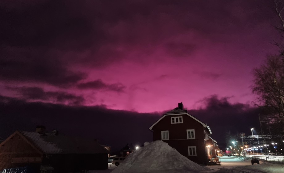 Rode luchten in Zweeds Lapland | Foto: Marieke Eyskoot