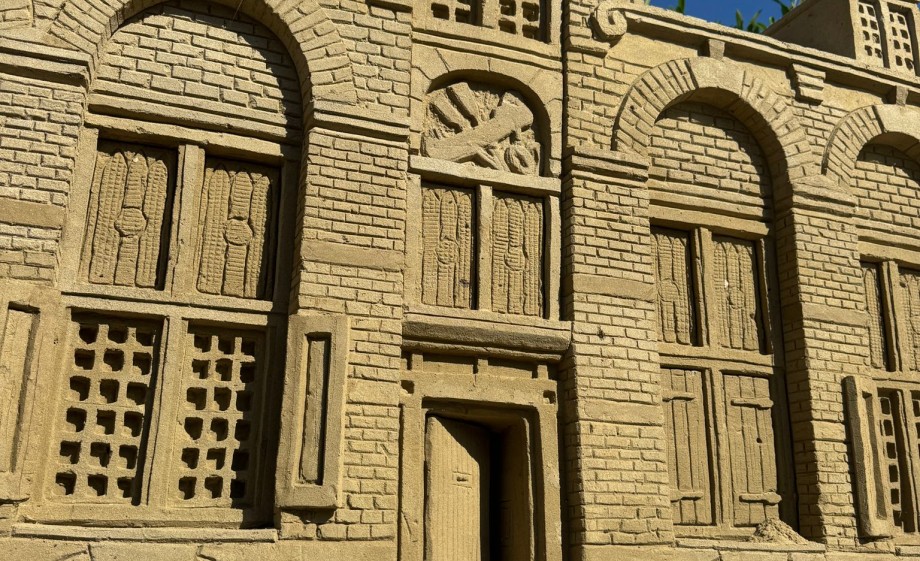 Het eindresultaat van het werk van zandbeeldhouwer Maxim Ganzendam | Foto: BinnensteBuiten