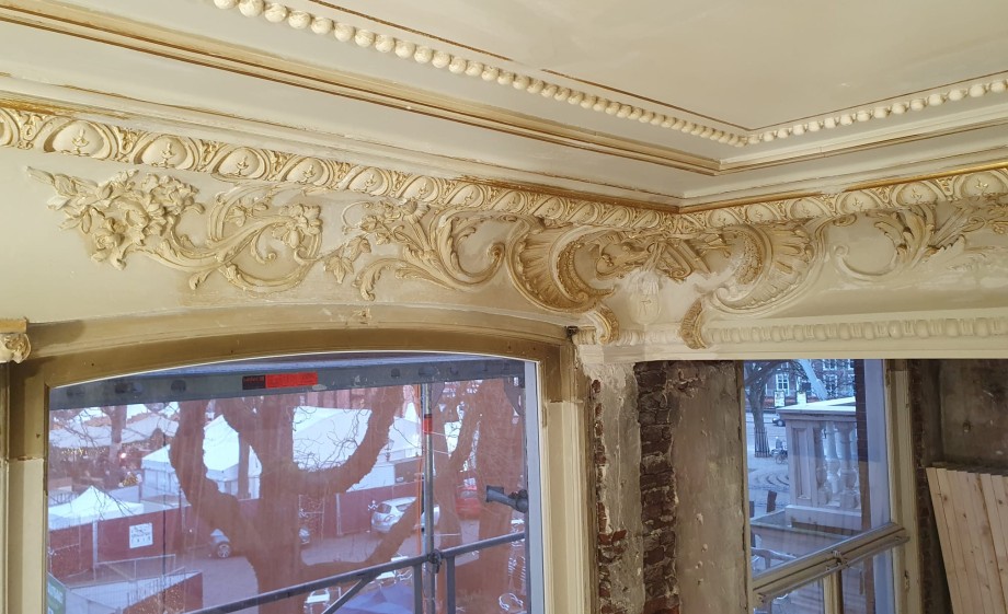 Ornamenten aan het plafond voor de BinnensteBuiten vakwerk rubriek | Foto: Geers Schilderwerken 