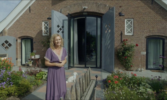 Berlinda voor haar huis