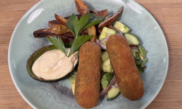 Antilliaanse kroketten met frietjes en pittige Madame Jeanette-mayo