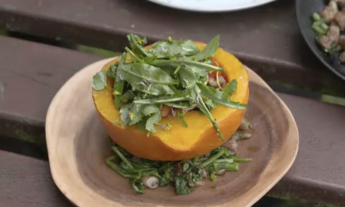 Roerbak met witte waterkers