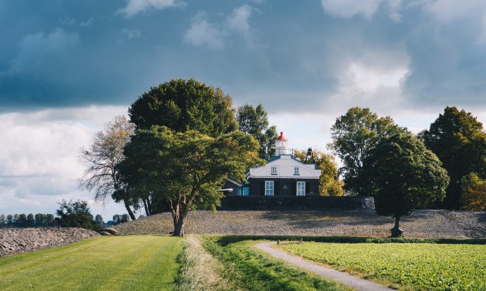 Johan woont in een lichtwachtershuisje midden in de Zuiderzee | Foto; Marjon Lukje
