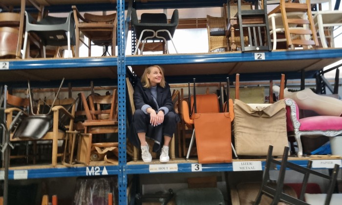 Marieke Eyskoot gaat op onderzoek uit in een kringloopwinkel | Foto: Marieke Eyskoot