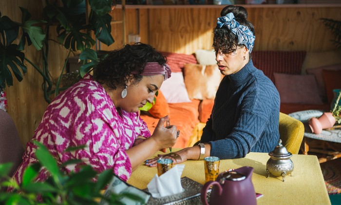 Henna kunstenares Fatima Oulad Thami | Fotografie: Roos Eijmers