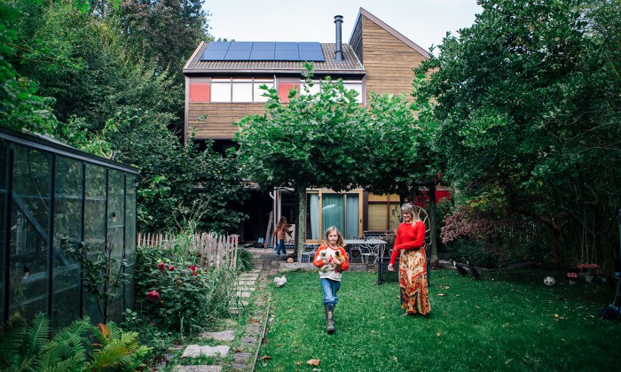 Houten dijkhuisje in Krimpen aan den IJssel | Fotografie: Roos Eijmers