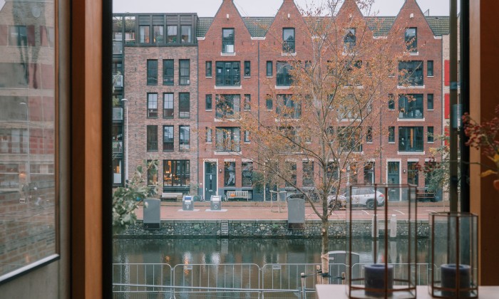 Excentrieke etagewoning Amsterdam - Foto: Sheena Schouwink