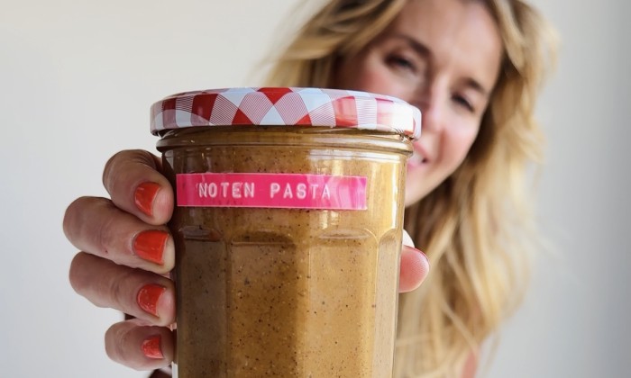 Jetske's notenpasta voor op brood | Foto: Jetske van den Elsen