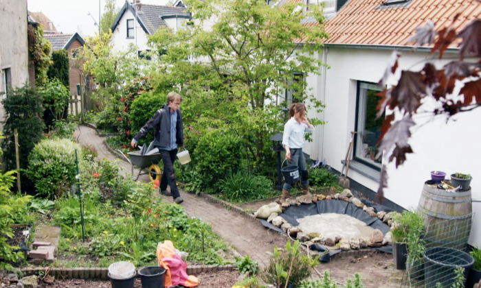 Mini-vijver met Manon en Simon