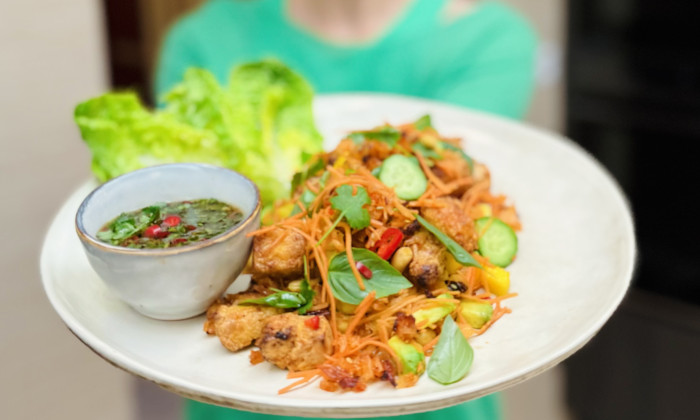 Jetske's recept voor cripsy rijst salade met mango, avocado en tofu