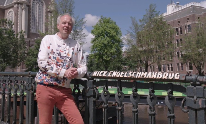 Geert bezoekt eerste homomonument ter wereld