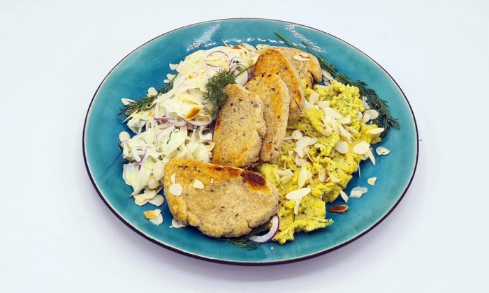 Broodje veldbonenhummus met salade