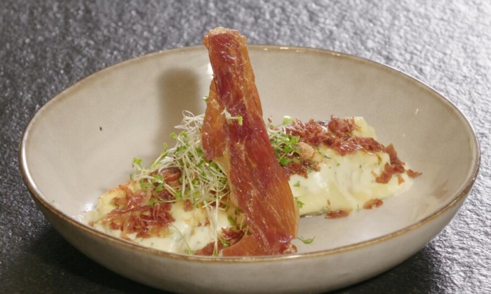 Cannelloni met witlof bechamel en gedroogde ham