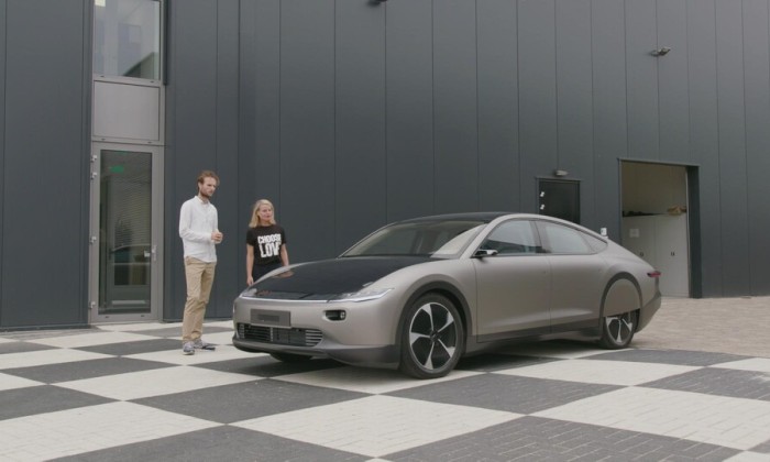 De eerste zonneauto's