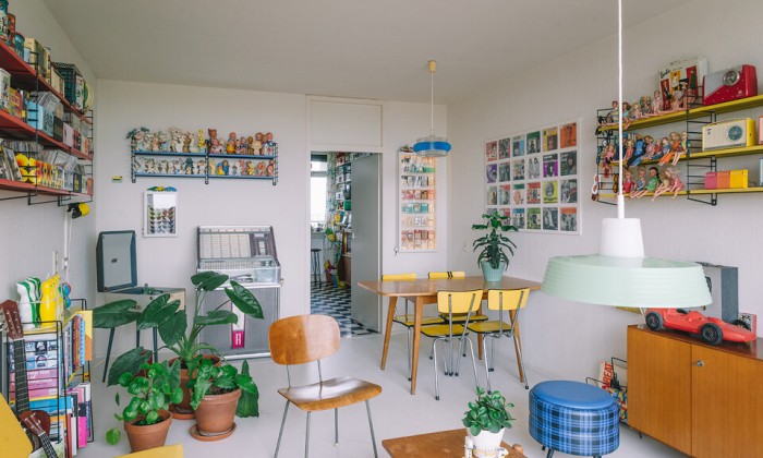 Jaren '70 interieur vol tomado rekjes in Sliedrecht