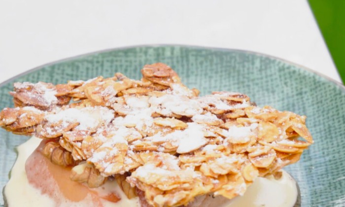 Kweepeer met amandel en honing sabayon