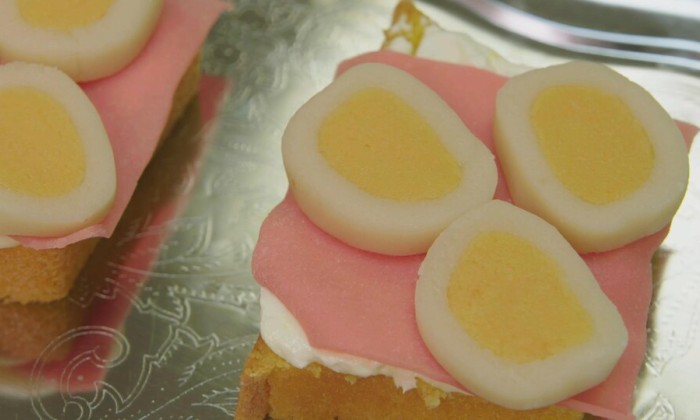 Marsepeinen boterhammetjes cake