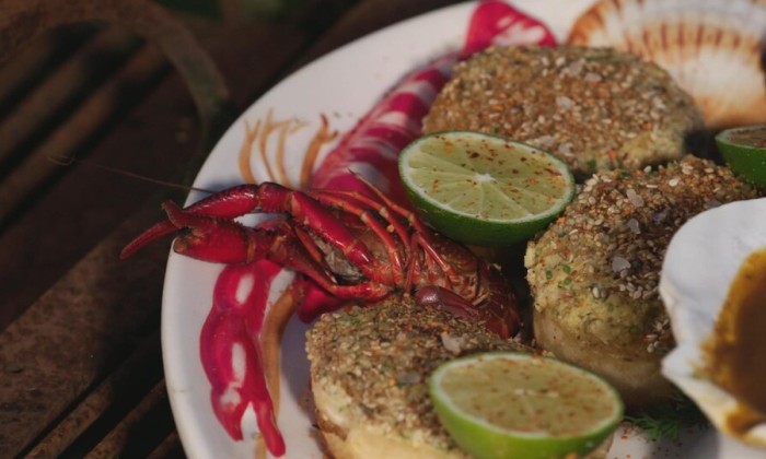 Toast met mousse van gerookte rivierkreeftjes