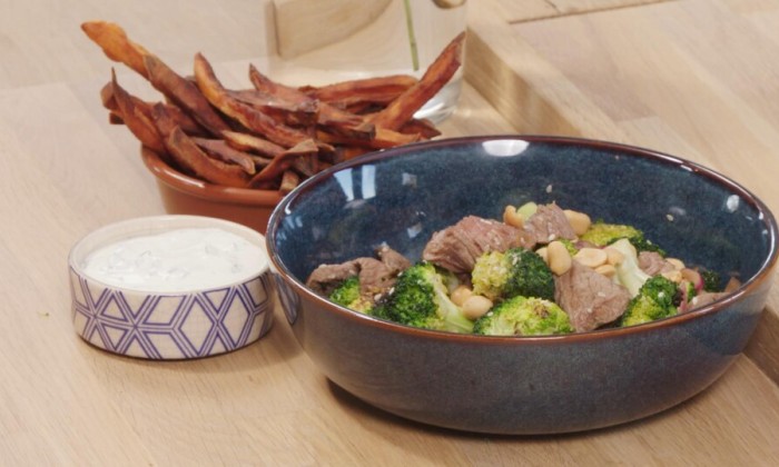 Roerbakbroccoli met biefstukpuntjes