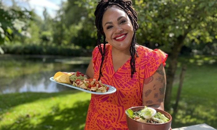 Misosoep met pittige peersalade