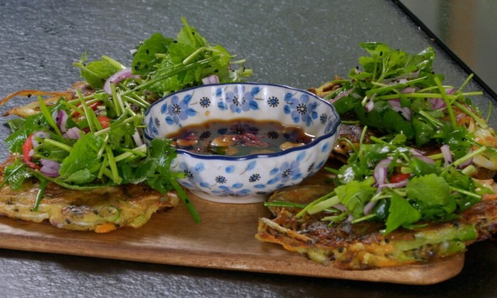 Koreaanse Buchimgae met heerlijke salade