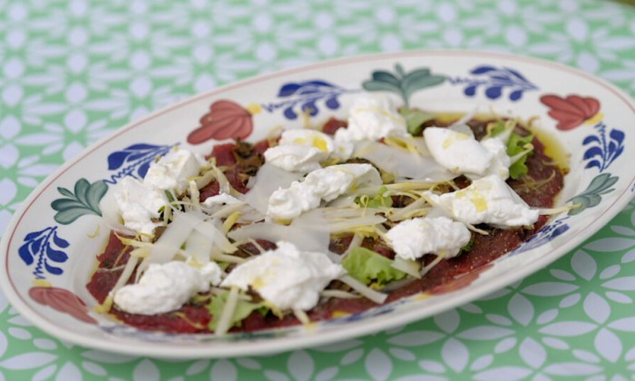 Carpaccio salade met verse burrata