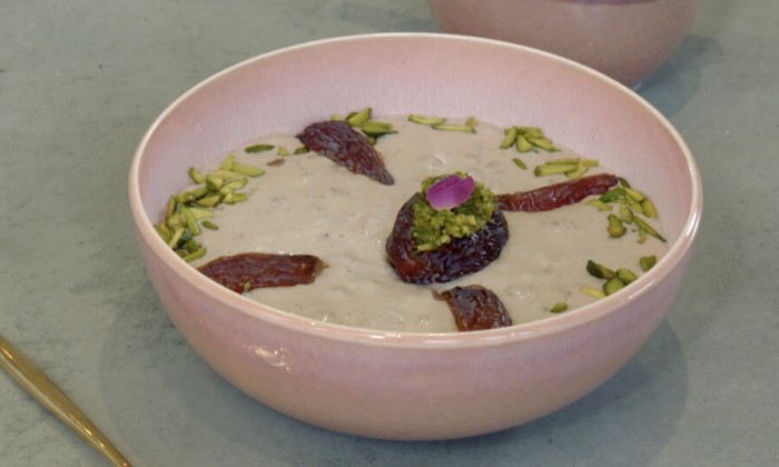 Culinair schrijver Nadia maakt Talbina