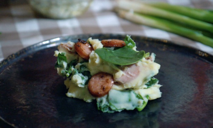 Chef-kok Sharon maakt lekker gerecht met Gelderse rookworst