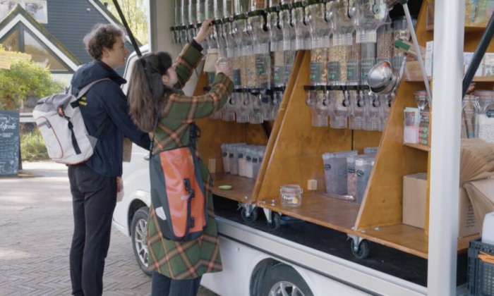 Een rijdende verpakkingsvrije kruidenier
