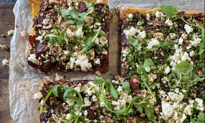 Hartige taart met biet