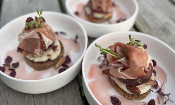 Gepocheerde vijg met ratafia en gorgonzola