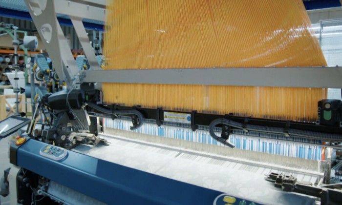 Duurzame lifestyle expert Marieke ziet in Enschede hoe Annemieke een missie heeft om met haar stoffenweverij de textielindustrie duurzamer en lokaler te maken. Zo komt een oud ambacht terug naar de textielstad.
