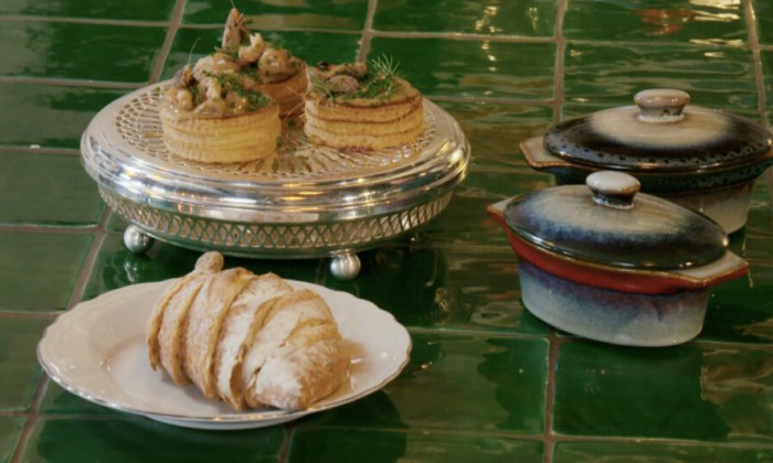 Chef-kok Leon Mazairac maakt Franse oeufs en cocotte met Champignons de Paris én een overheerlijke klassiek pasteitje!