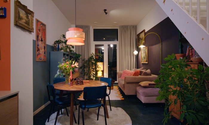 Theo-Bert Pot transformeert een hoge woonkamer naar een gezellige ruimte