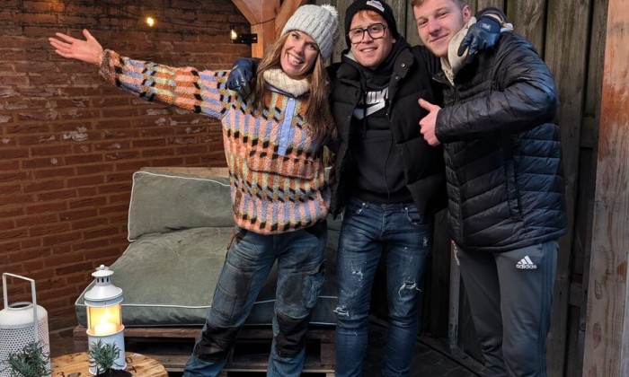 Manon maakt een chillplek bij een opvang voor thuisloze jongeren