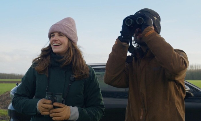 Camilla en Arjan spotten vogels in Drenthe