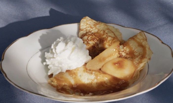 Crepes met bier karamel en gebakken appel