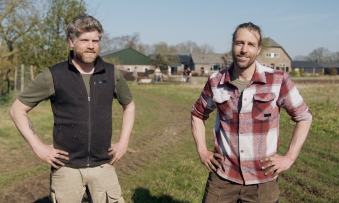 Jaap en Niels verruilden kantoor voor een regeneratieve boerderij