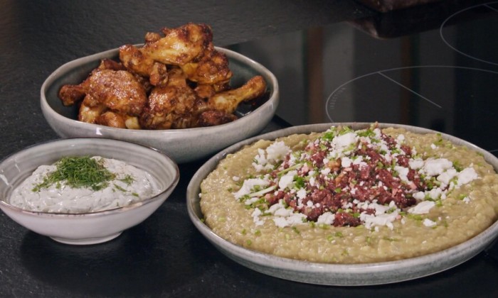 Griekse fava met kip en yoghurtsaus